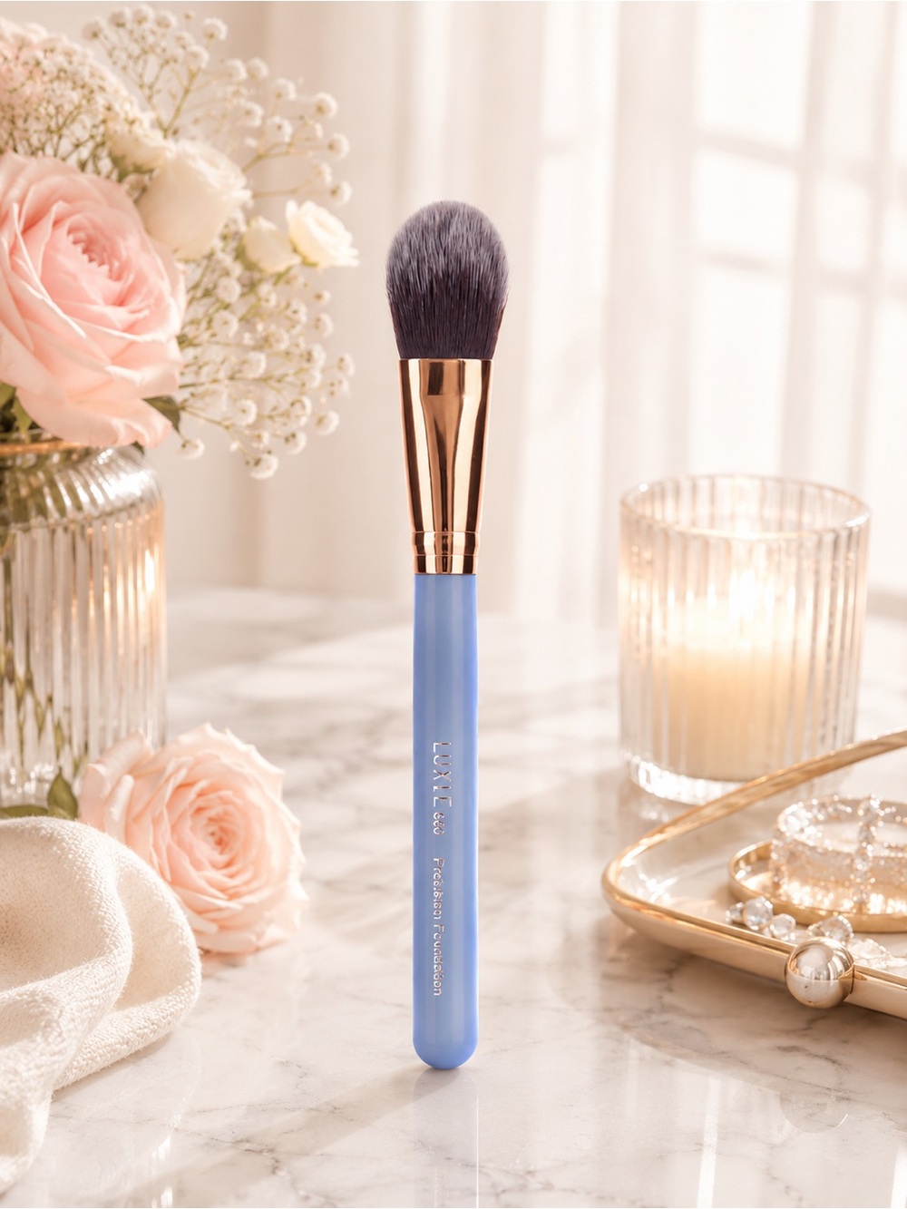 LUXIE Beauty 660 Makeup Precision Foundation Brush NWT